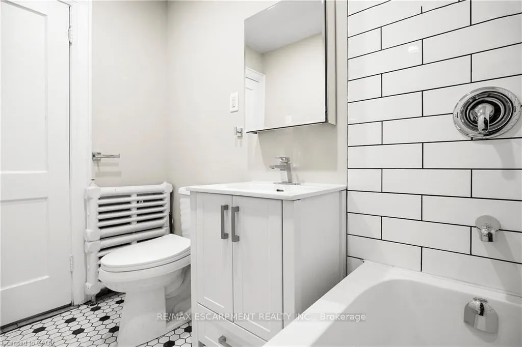 Photo 18 of Unit 7, 316 Aberdeen Avenue, Hamilton, Kirkendall — HOMEH