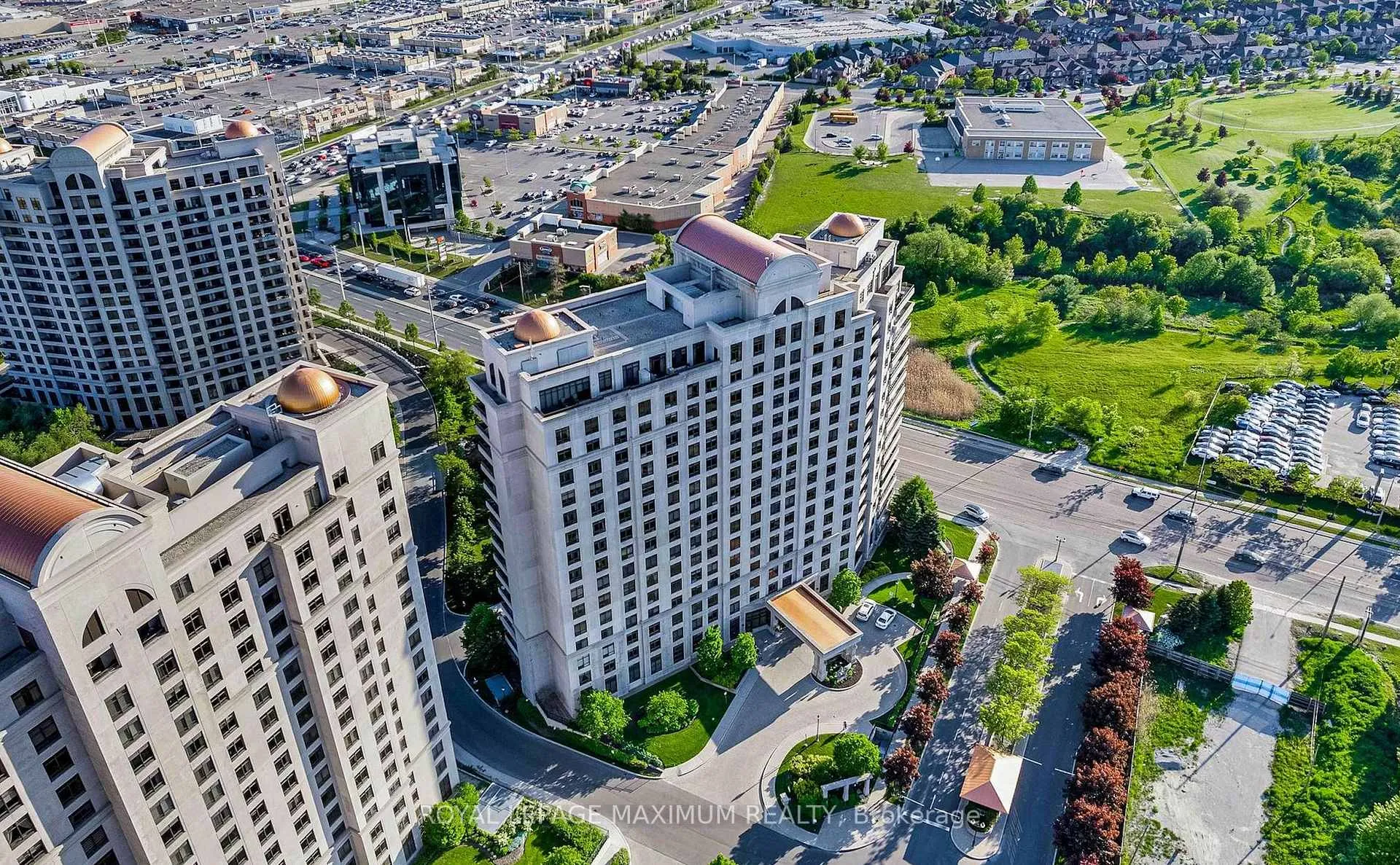 Photo 2 of Unit 907, 9235 Jane Street, Vaughan, Maple — HOMEH
