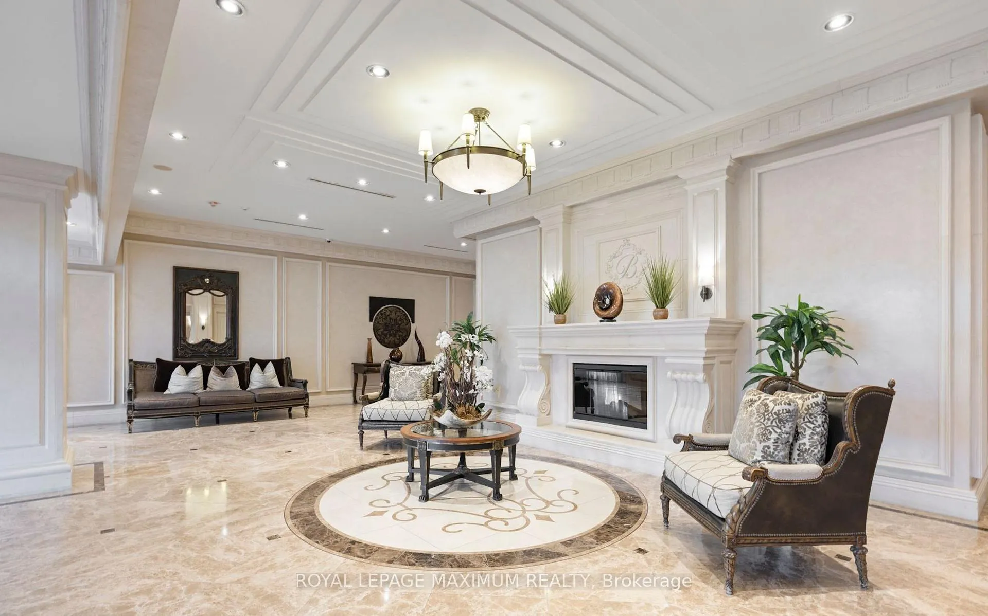 Photo 6 of Unit 907, 9235 Jane Street, Vaughan, Maple — HOMEH
