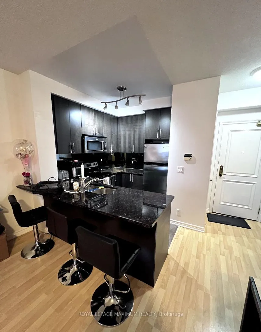 Photo 8 of Unit 907, 9235 Jane Street, Vaughan, Maple — HOMEH