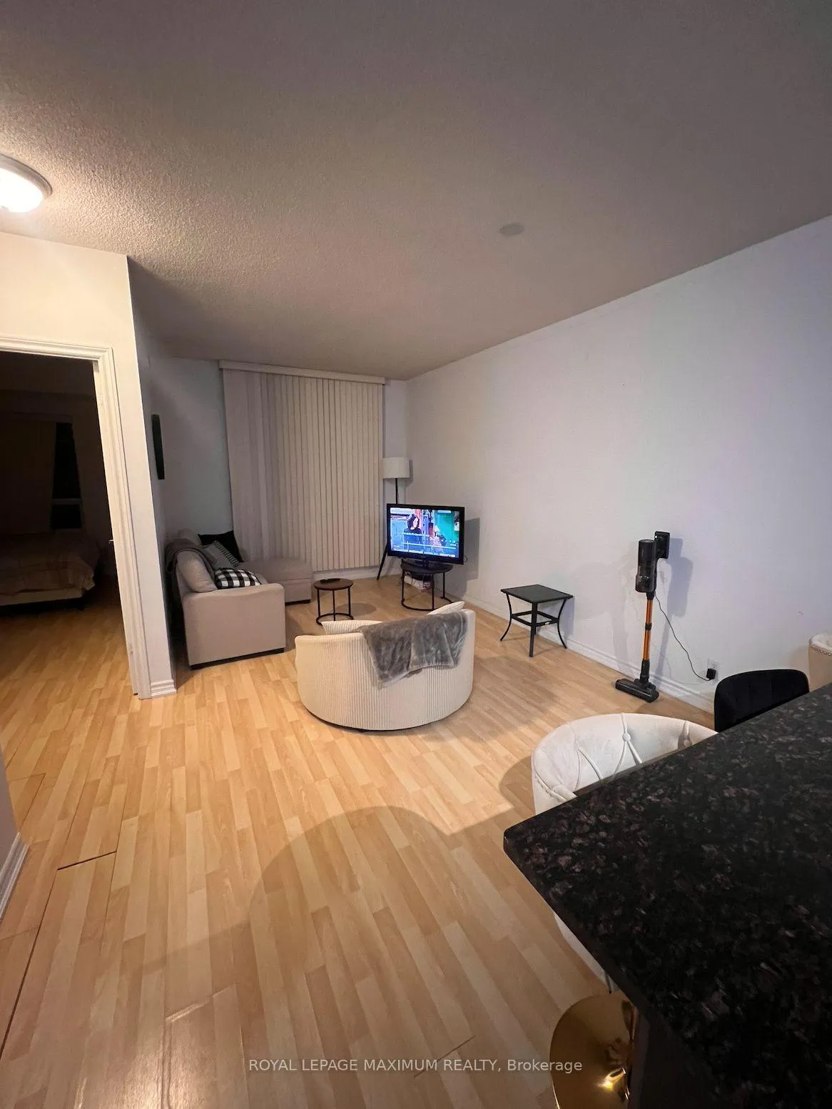 Photo 10 of Unit 907, 9235 Jane Street, Vaughan, Maple — HOMEH