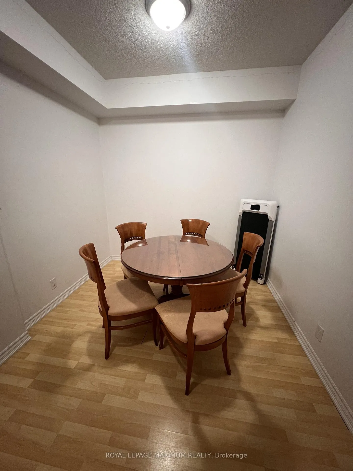 Photo 11 of Unit 907, 9235 Jane Street, Vaughan, Maple — HOMEH
