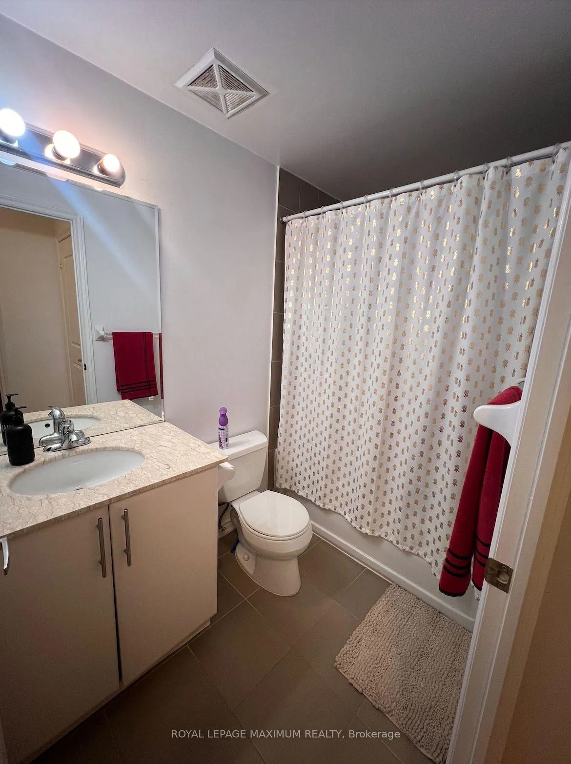 Photo 12 of Unit 907, 9235 Jane Street, Vaughan, Maple — HOMEH