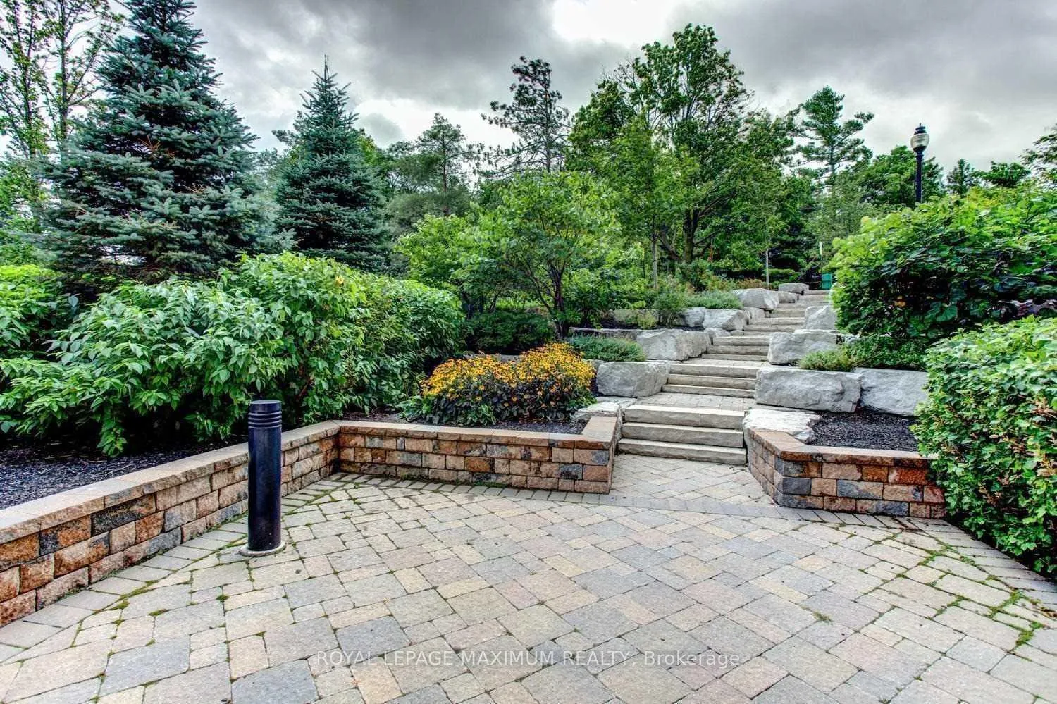 Photo 21 of Unit 907, 9235 Jane Street, Vaughan, Maple — HOMEH