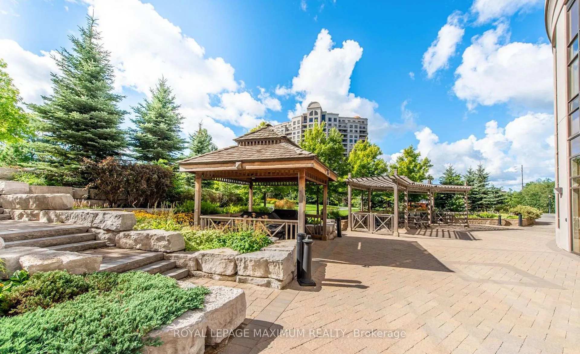 Photo 22 of Unit 907, 9235 Jane Street, Vaughan, Maple — HOMEH