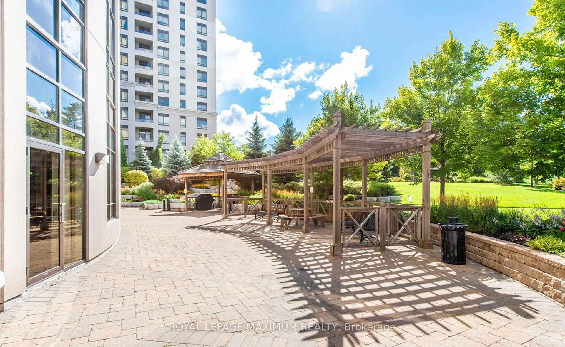 Photo 23 of Unit 907, 9235 Jane Street, Vaughan, Maple — HOMEH