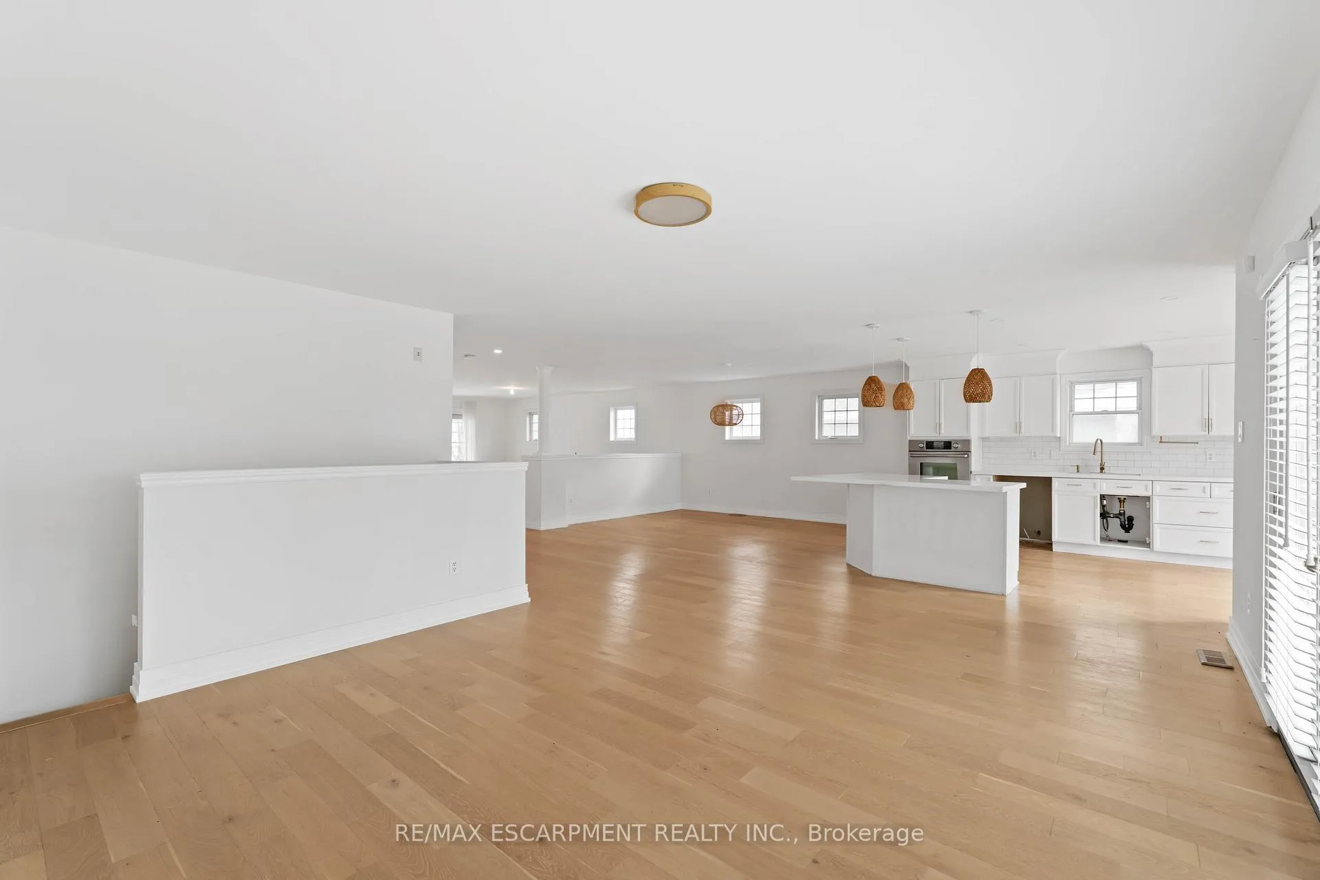 Photo 7 of 1056 Beach Boulevard, Hamilton, Hamilton Beach — HOMEH