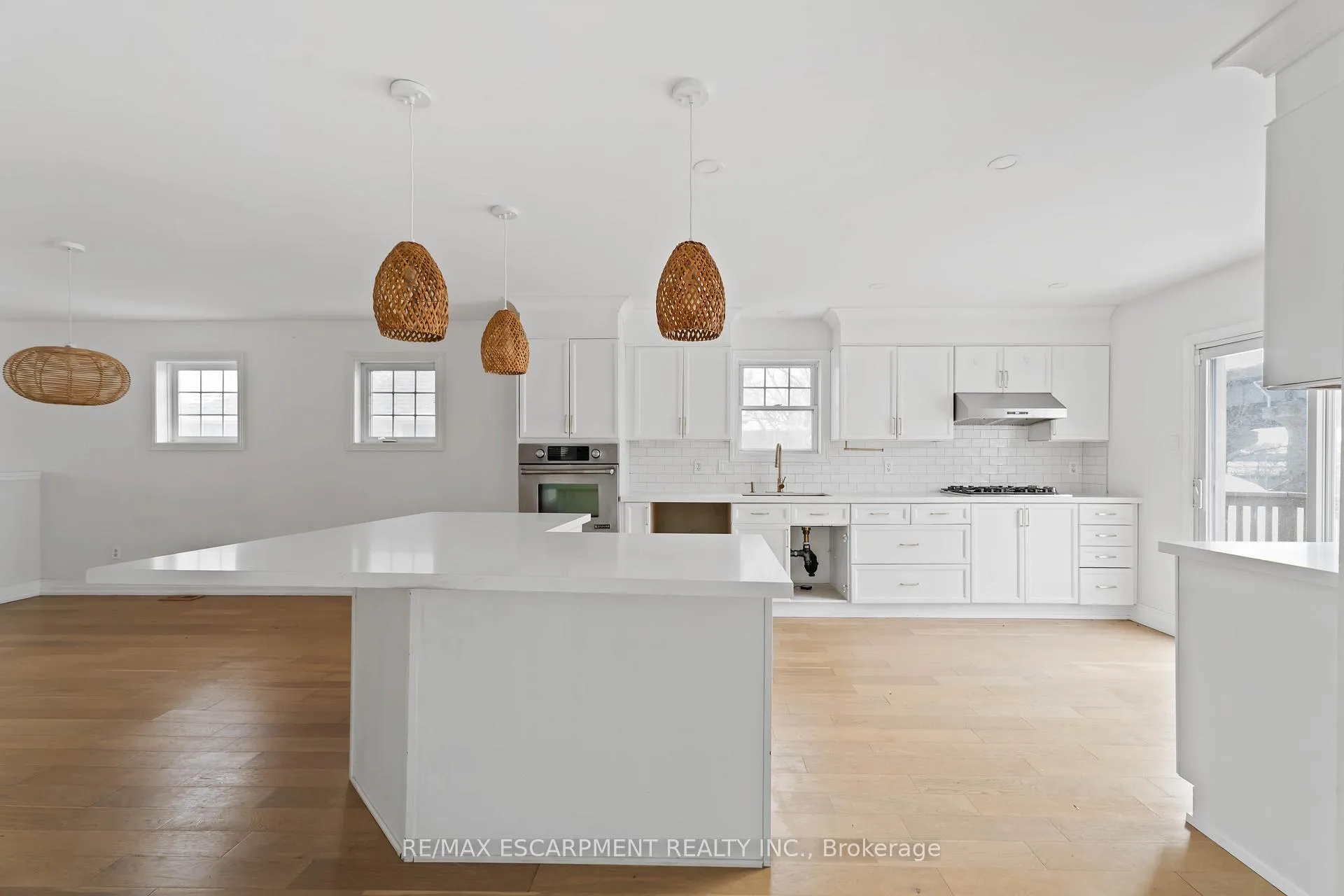 Photo 8 of 1056 Beach Boulevard, Hamilton, Hamilton Beach — HOMEH