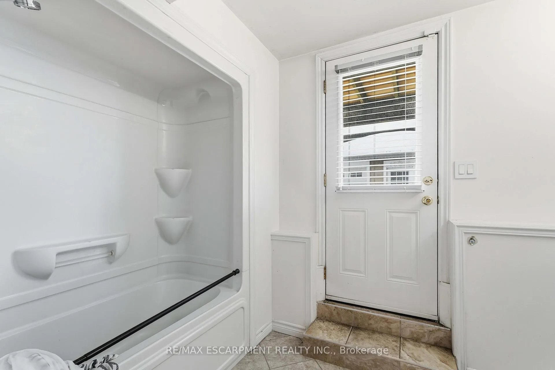 Photo 19 of 1056 Beach Boulevard, Hamilton, Hamilton Beach — HOMEH