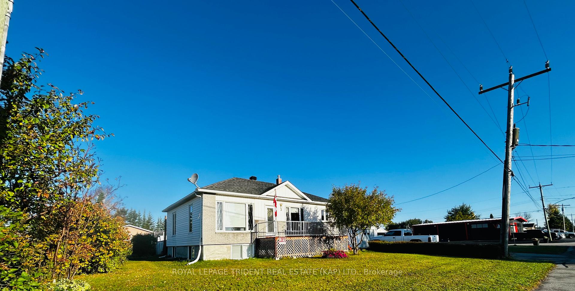 Photo 1 of 3 De L'Eglise Avenue, Kapuskasing — HOMEH