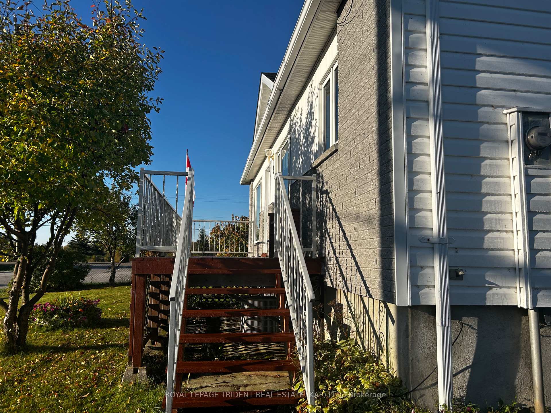 Photo 5 of 3 De L'Eglise Avenue, Kapuskasing — HOMEH