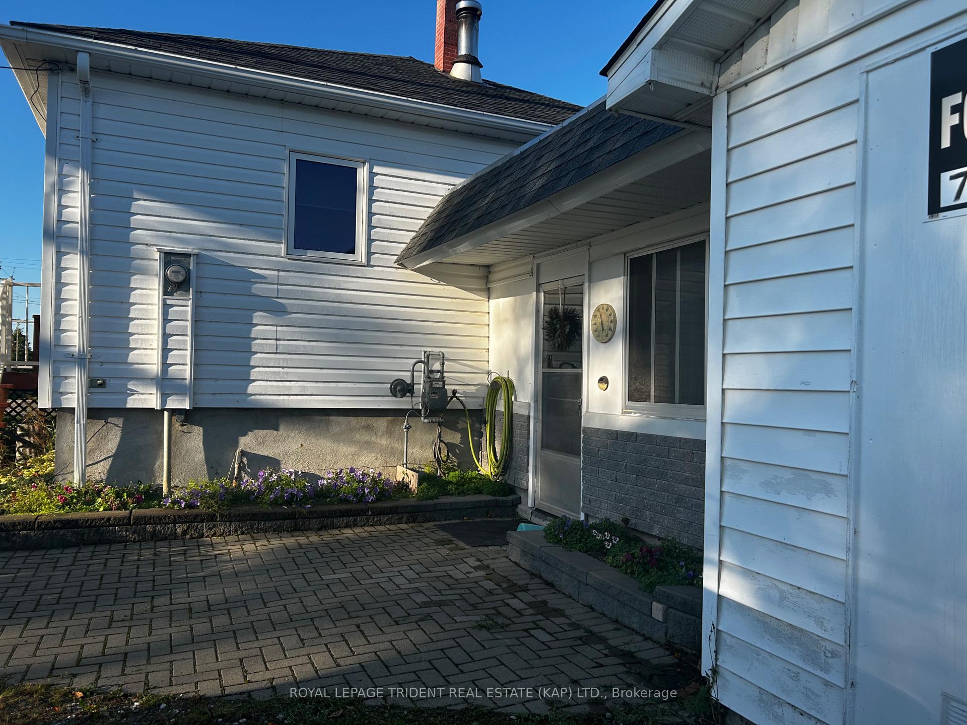 Photo 6 of 3 De L'Eglise Avenue, Kapuskasing — HOMEH