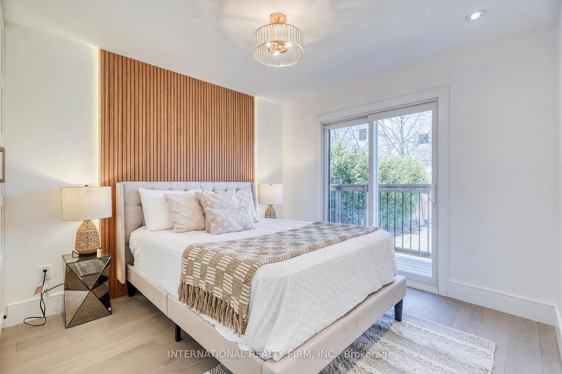 Photo 9 of 16 Paragon Road, Etobicoke, Kingsview Village-The Westway — HOMEH