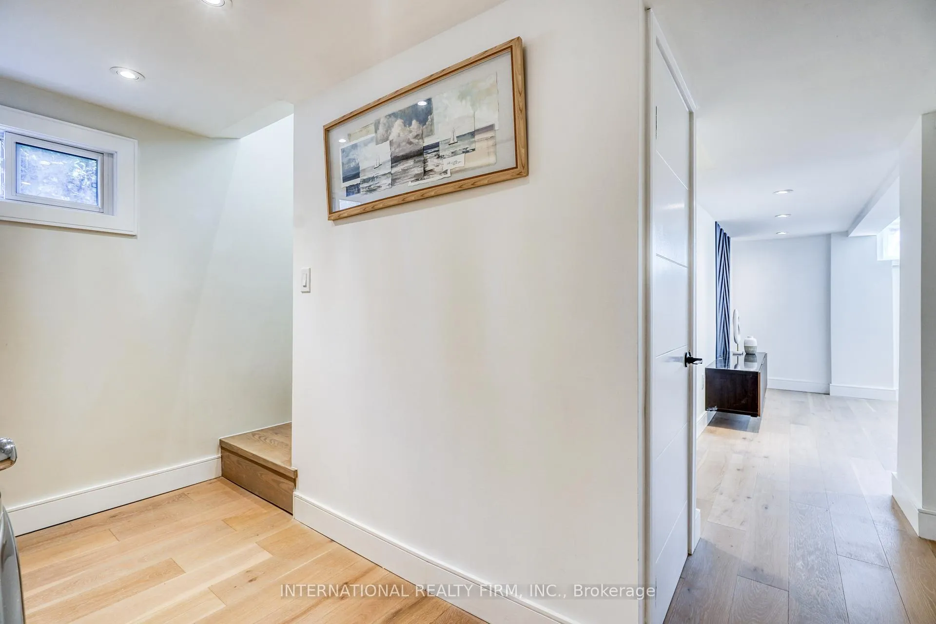 Photo 15 of 16 Paragon Road, Etobicoke, Kingsview Village-The Westway — HOMEH