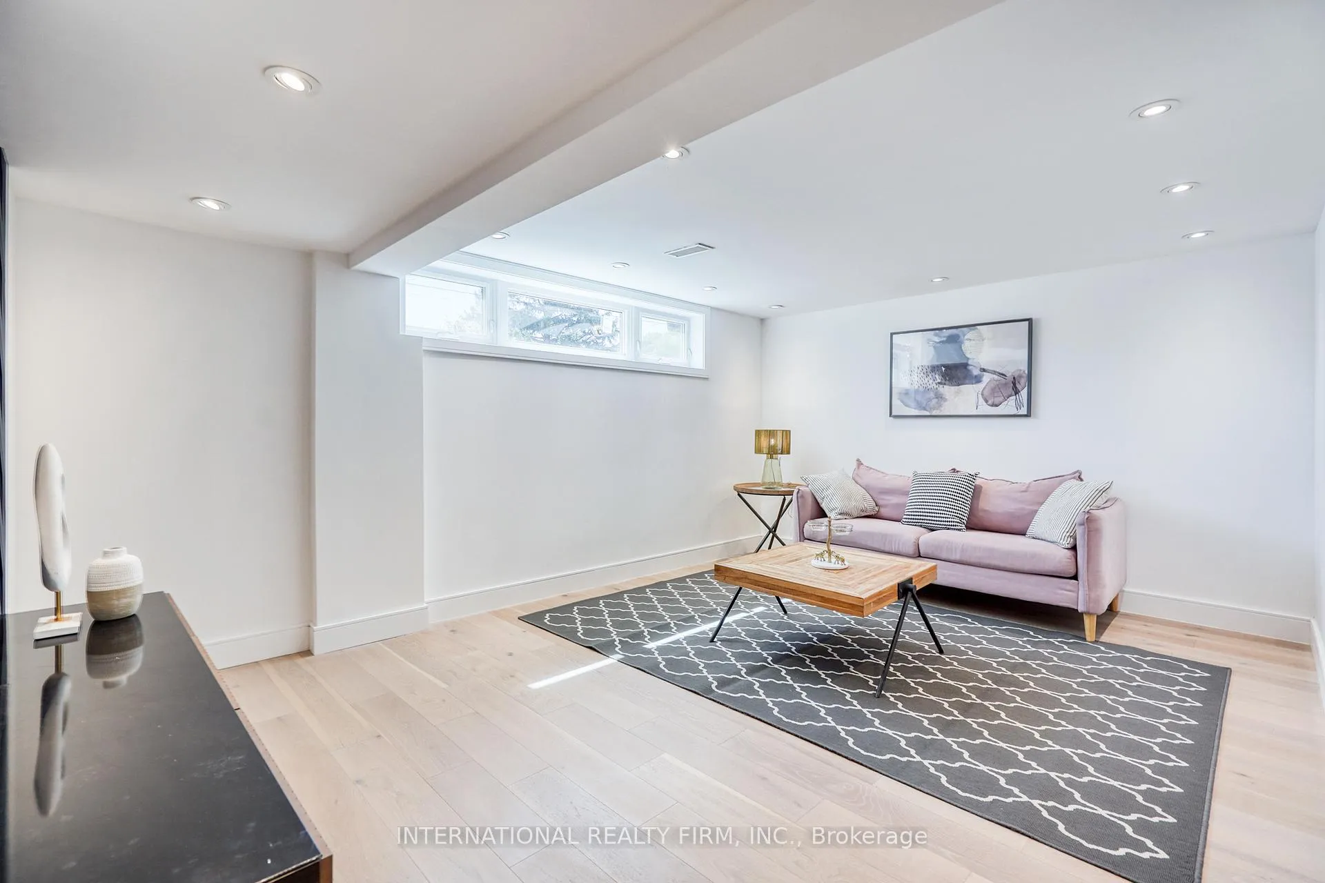 Photo 17 of 16 Paragon Road, Etobicoke, Kingsview Village-The Westway — HOMEH