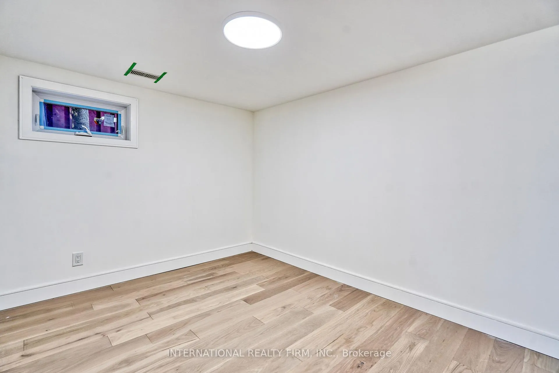 Photo 23 of 16 Paragon Road, Etobicoke, Kingsview Village-The Westway — HOMEH