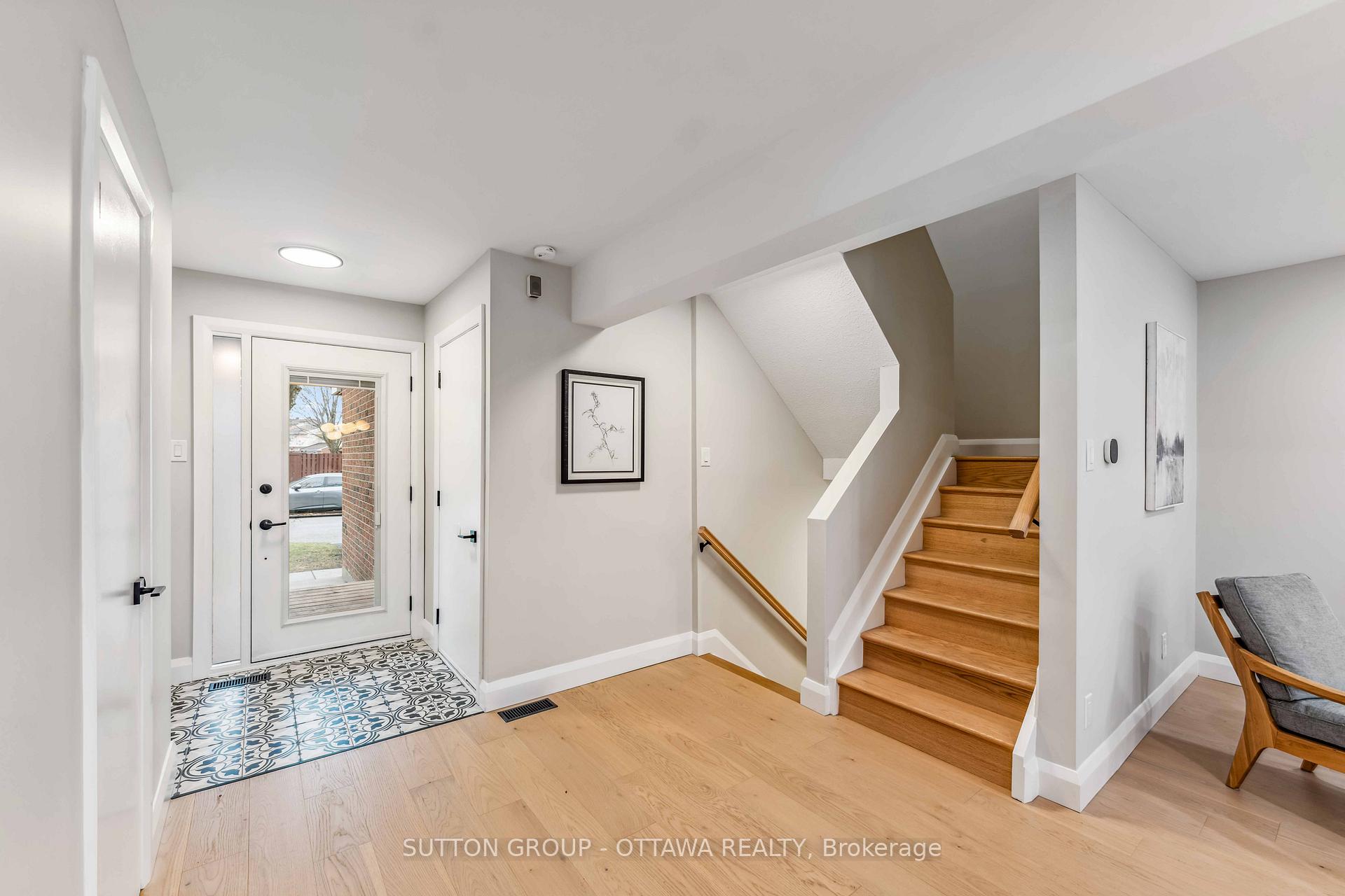 Photo 4 of 62 Erin Crescent, Ottawa, Hunt Club — HOMEH