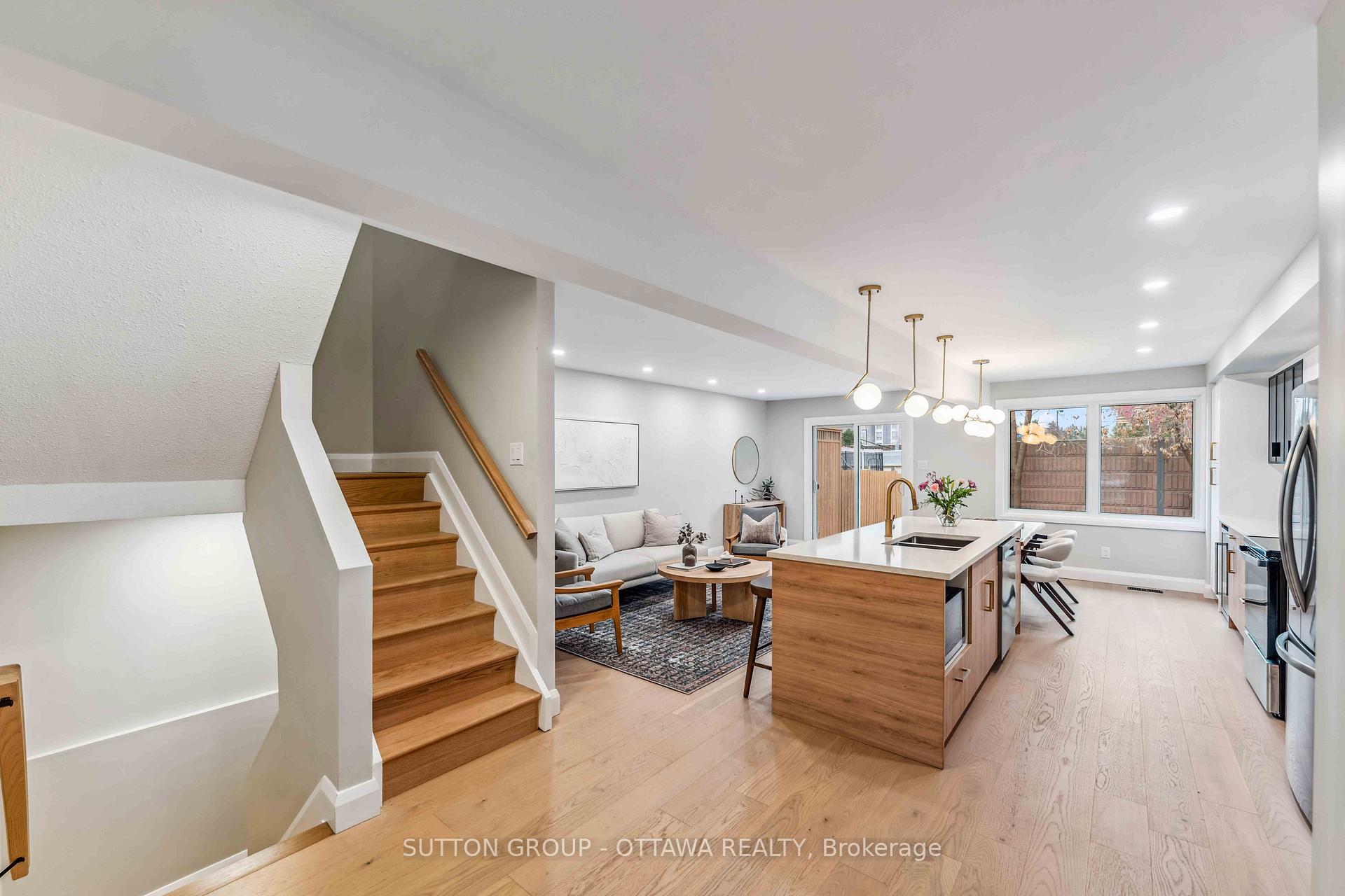 Photo 5 of 62 Erin Crescent, Ottawa, Hunt Club — HOMEH