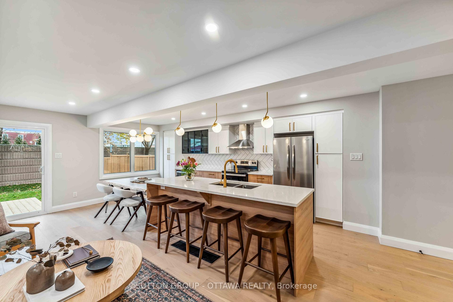 Photo 9 of 62 Erin Crescent, Ottawa, Hunt Club — HOMEH
