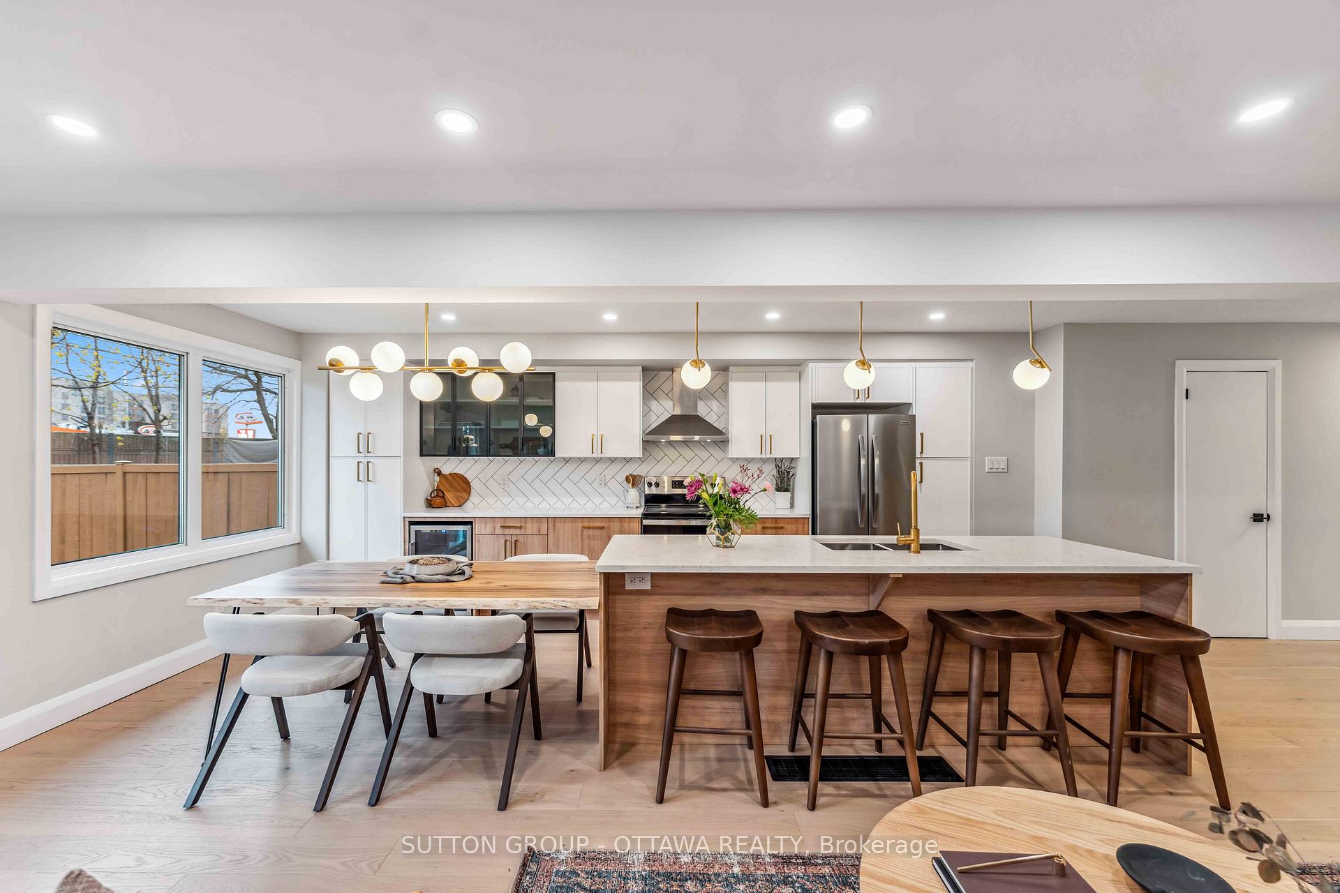 Photo 11 of 62 Erin Crescent, Ottawa, Hunt Club — HOMEH