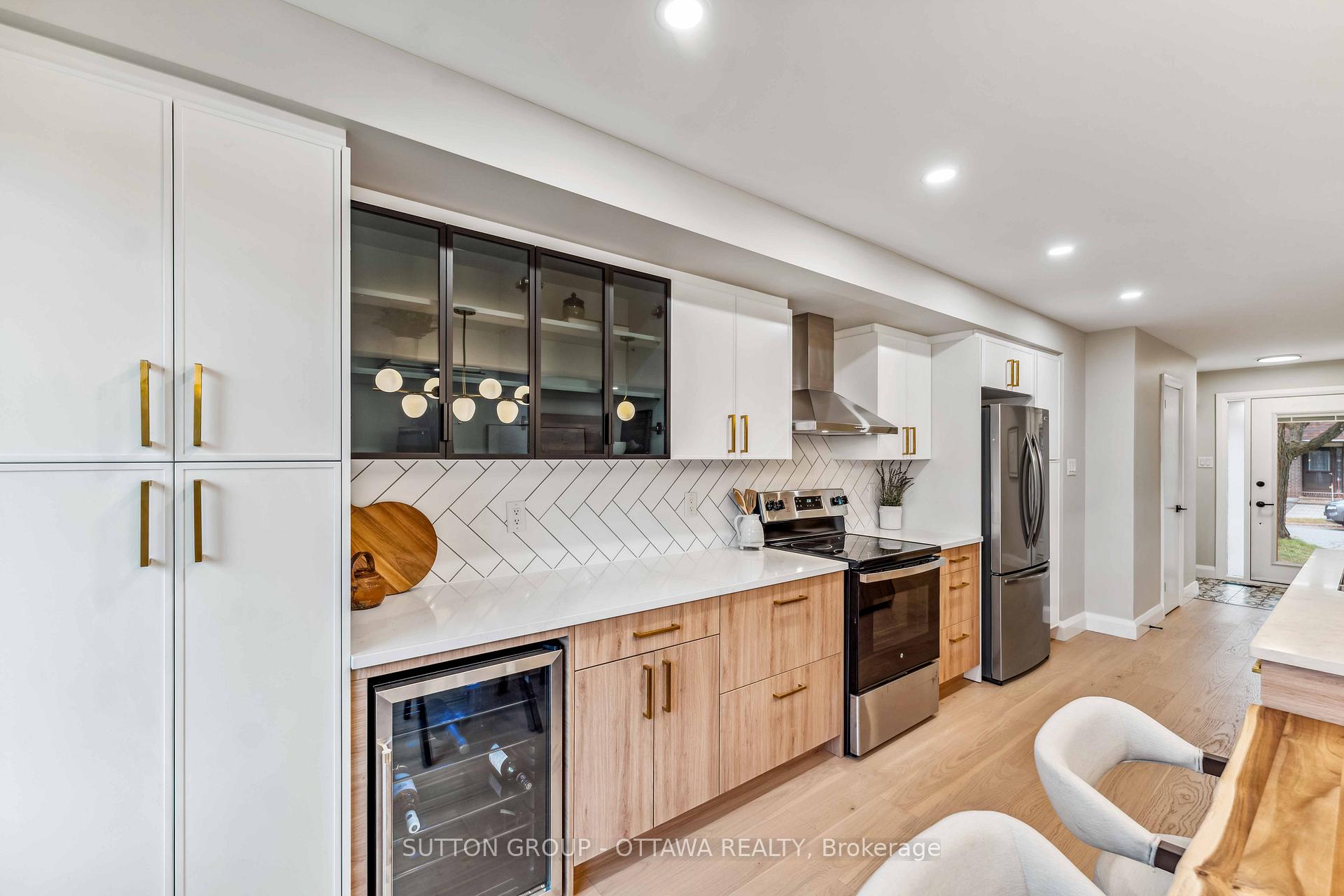 Photo 13 of 62 Erin Crescent, Ottawa, Hunt Club — HOMEH