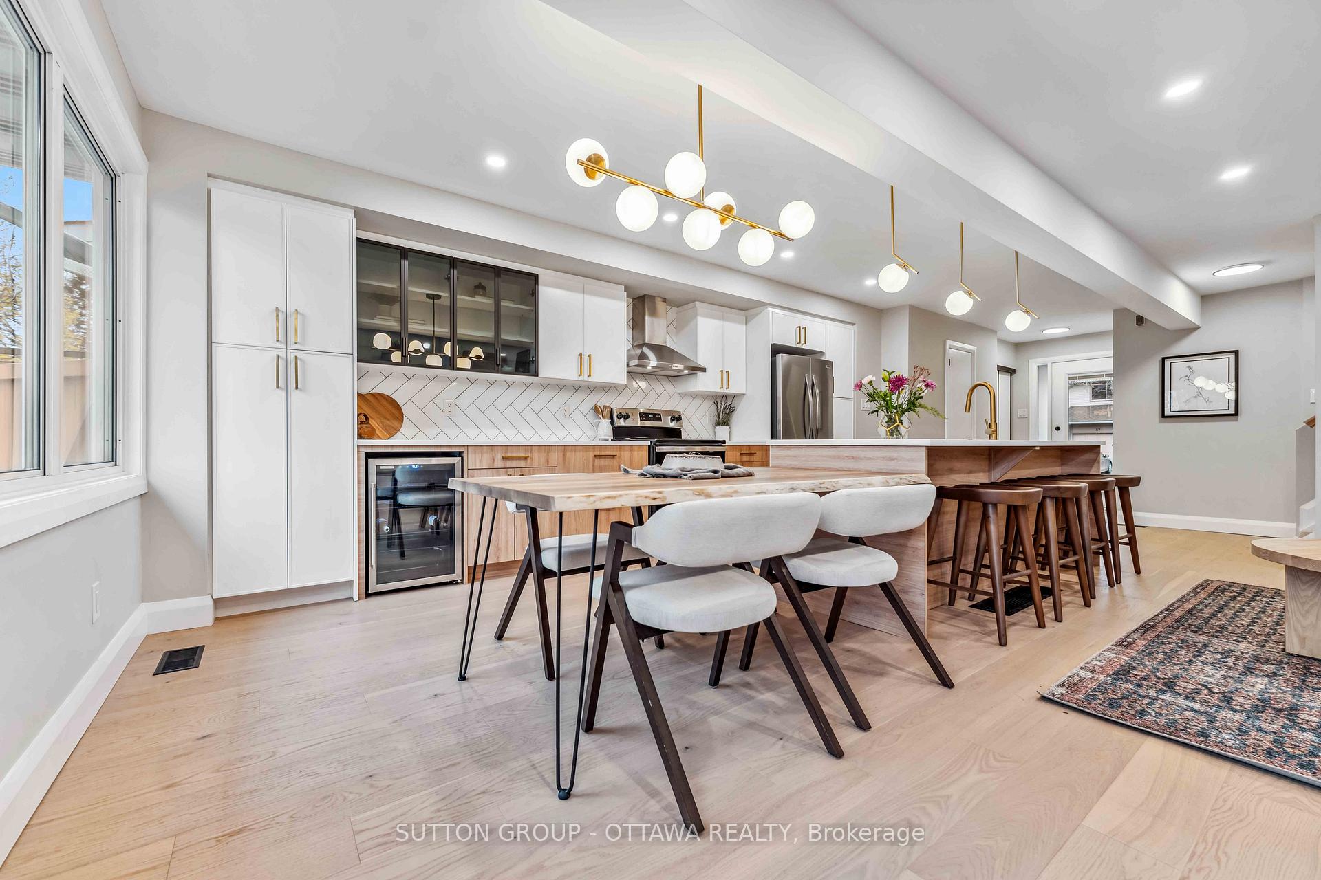 Photo 16 of 62 Erin Crescent, Ottawa, Hunt Club — HOMEH