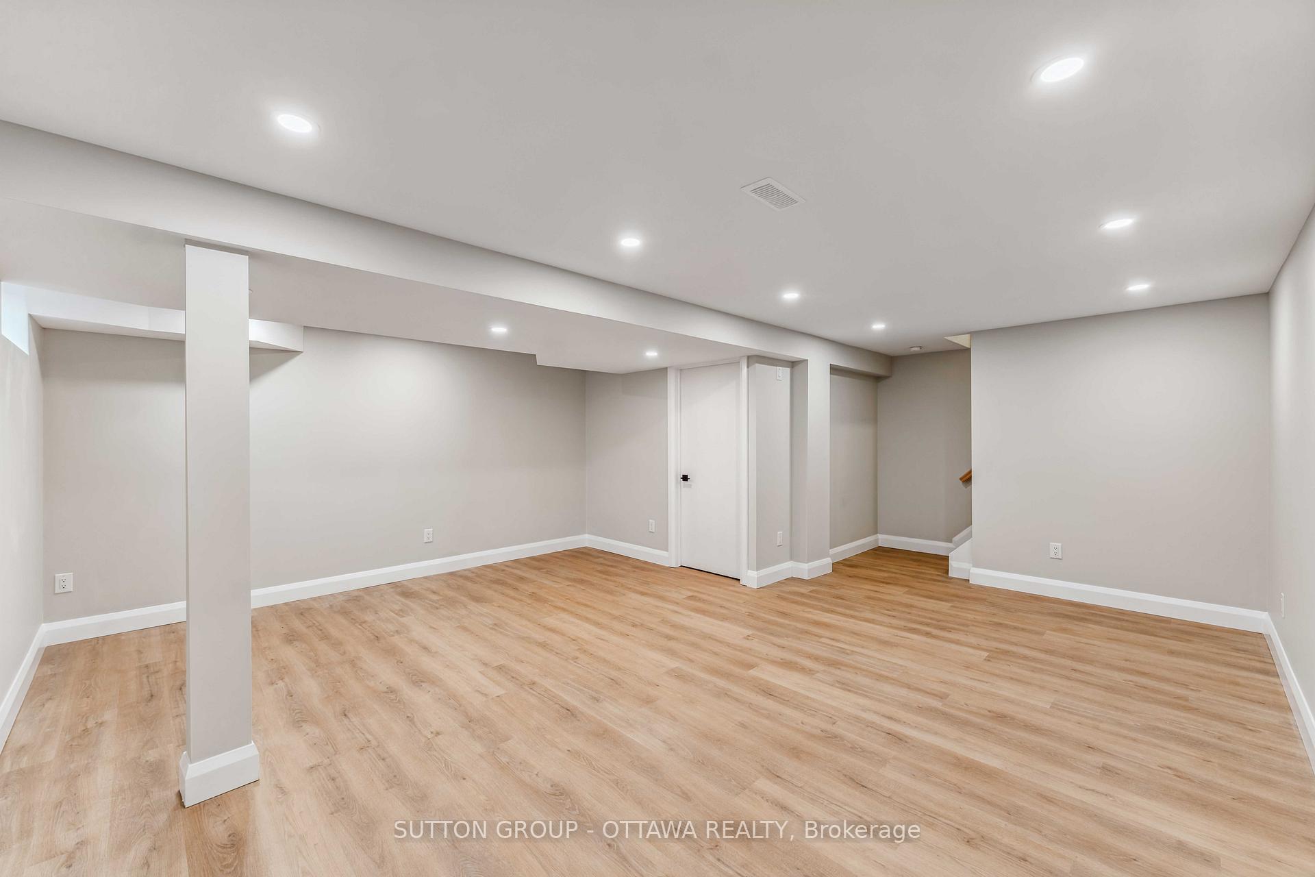 Photo 35 of 62 Erin Crescent, Ottawa, Hunt Club — HOMEH