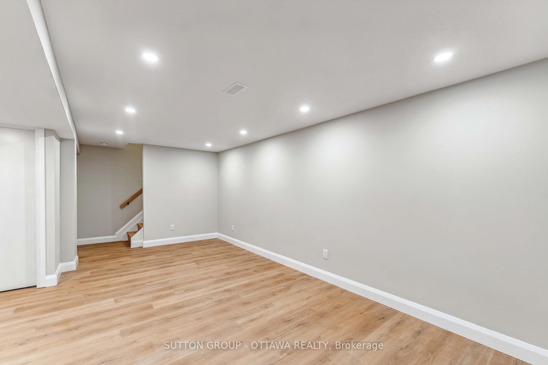 Photo 36 of 62 Erin Crescent, Ottawa, Hunt Club — HOMEH