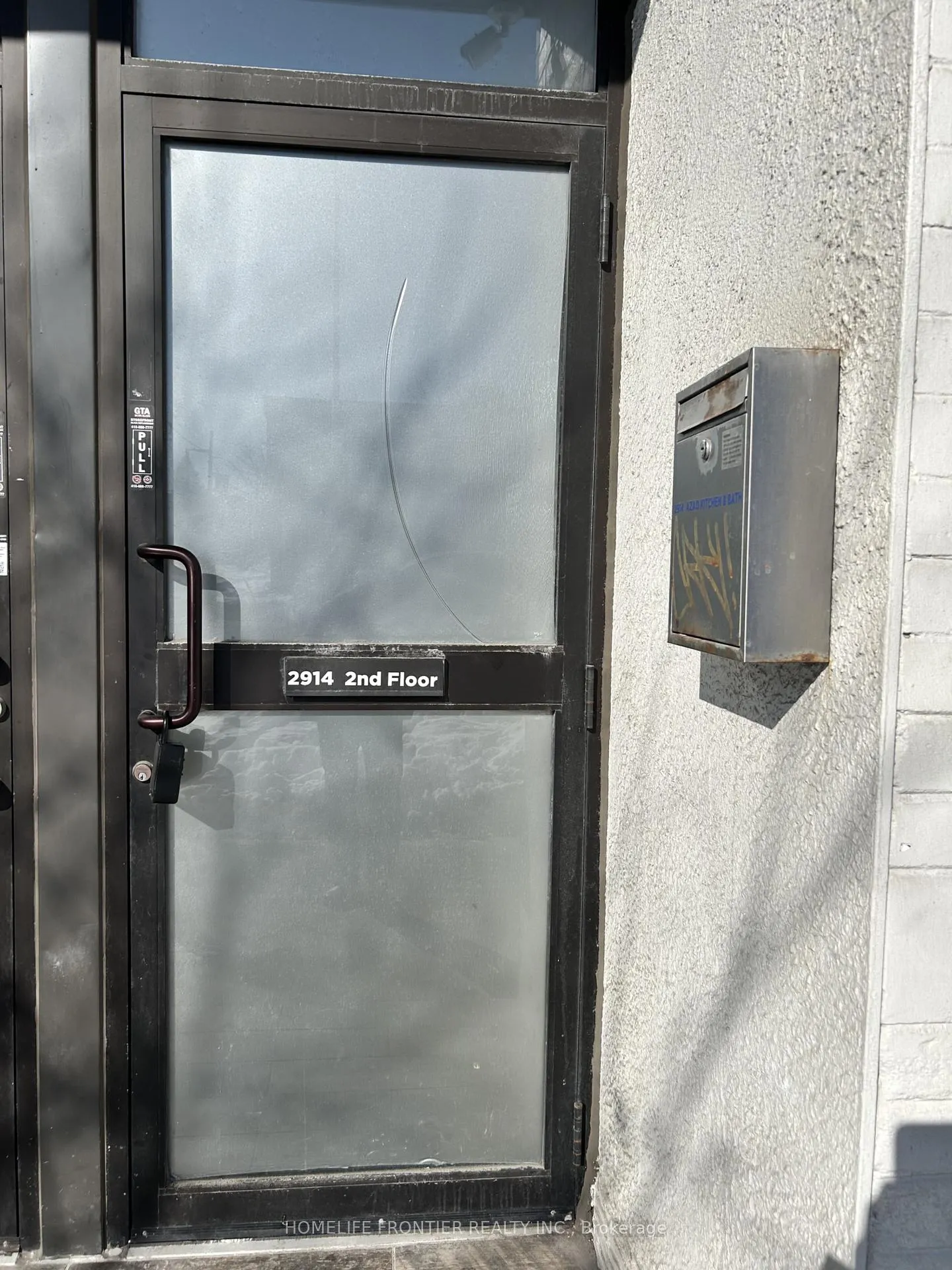 Front of Unit 2nd Floor, 2914 Danforth Avenue
