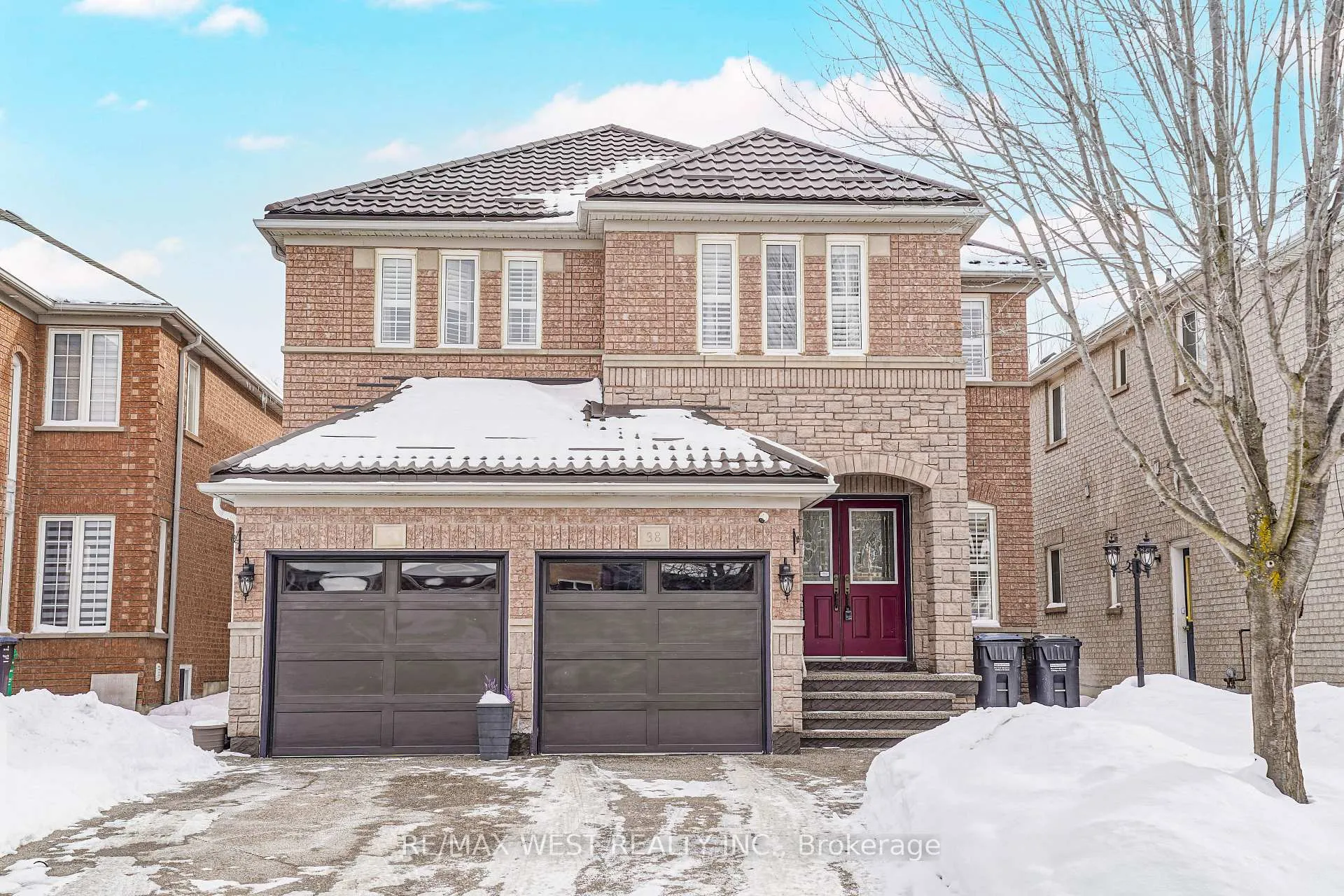 Front of 38 Bottlebrush Drive