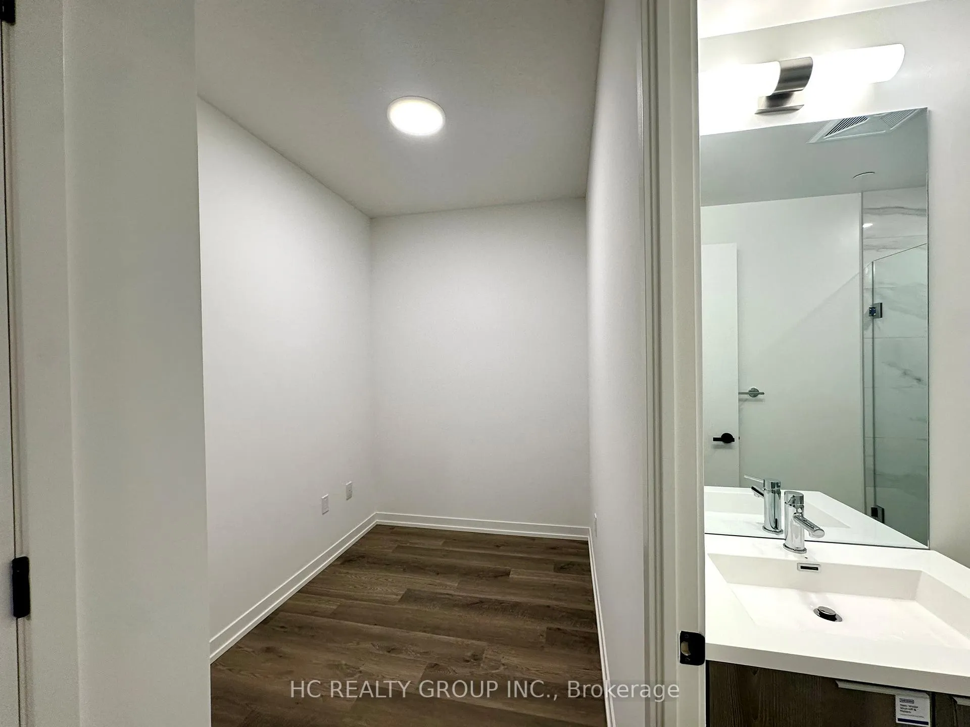 Photo 6 of Unit 1001, 8 Intercharge Way, Markham, Milliken Mills West — HOMEH