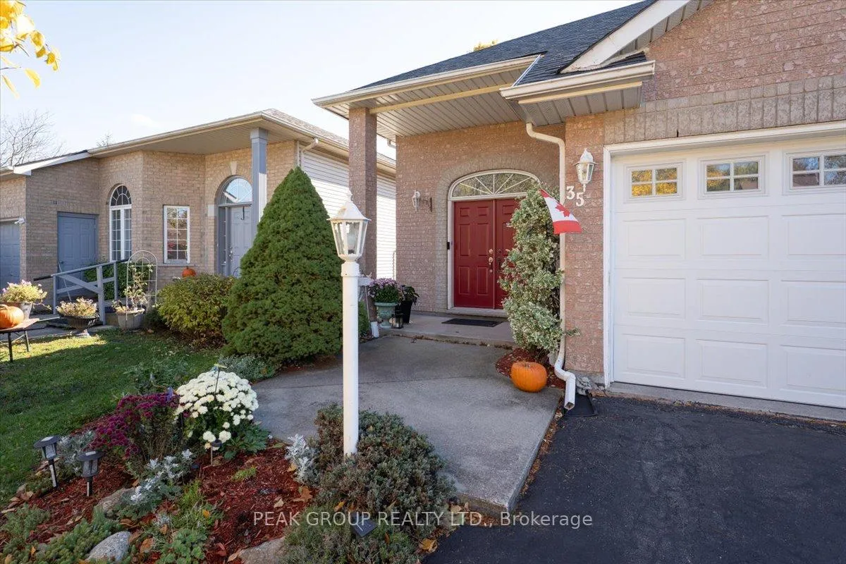 Photo 3 of 35 Jackson Court E, Welland, N. Welland — HOMEH
