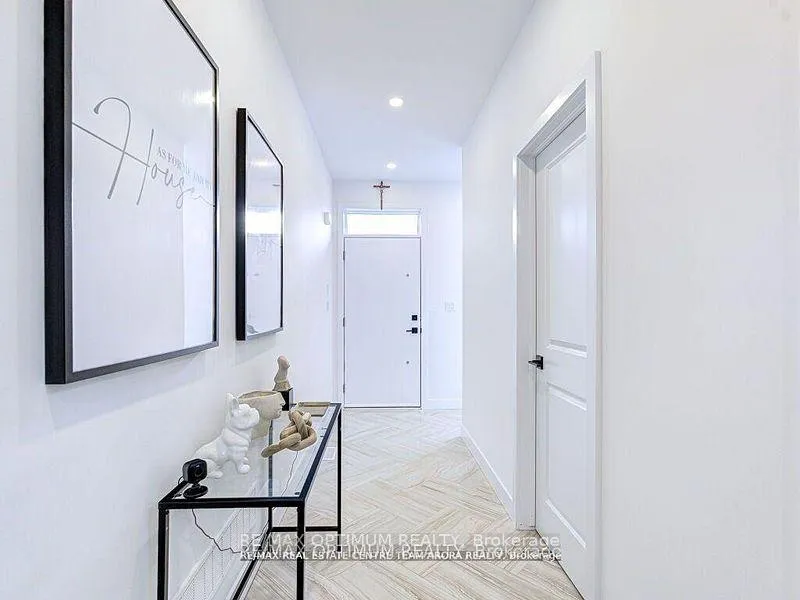 Photo 4 of 171 Klein Circle, Hamilton, Ancaster — HOMEH