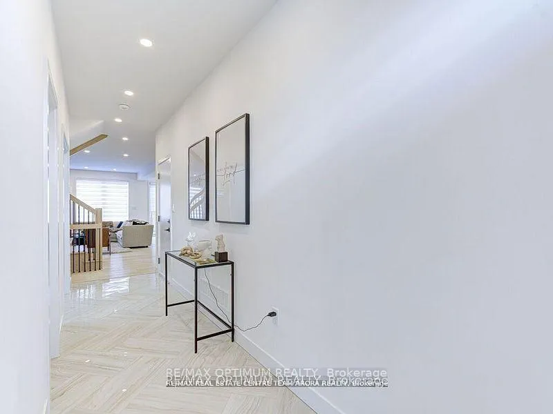 Photo 5 of 171 Klein Circle, Hamilton, Ancaster — HOMEH
