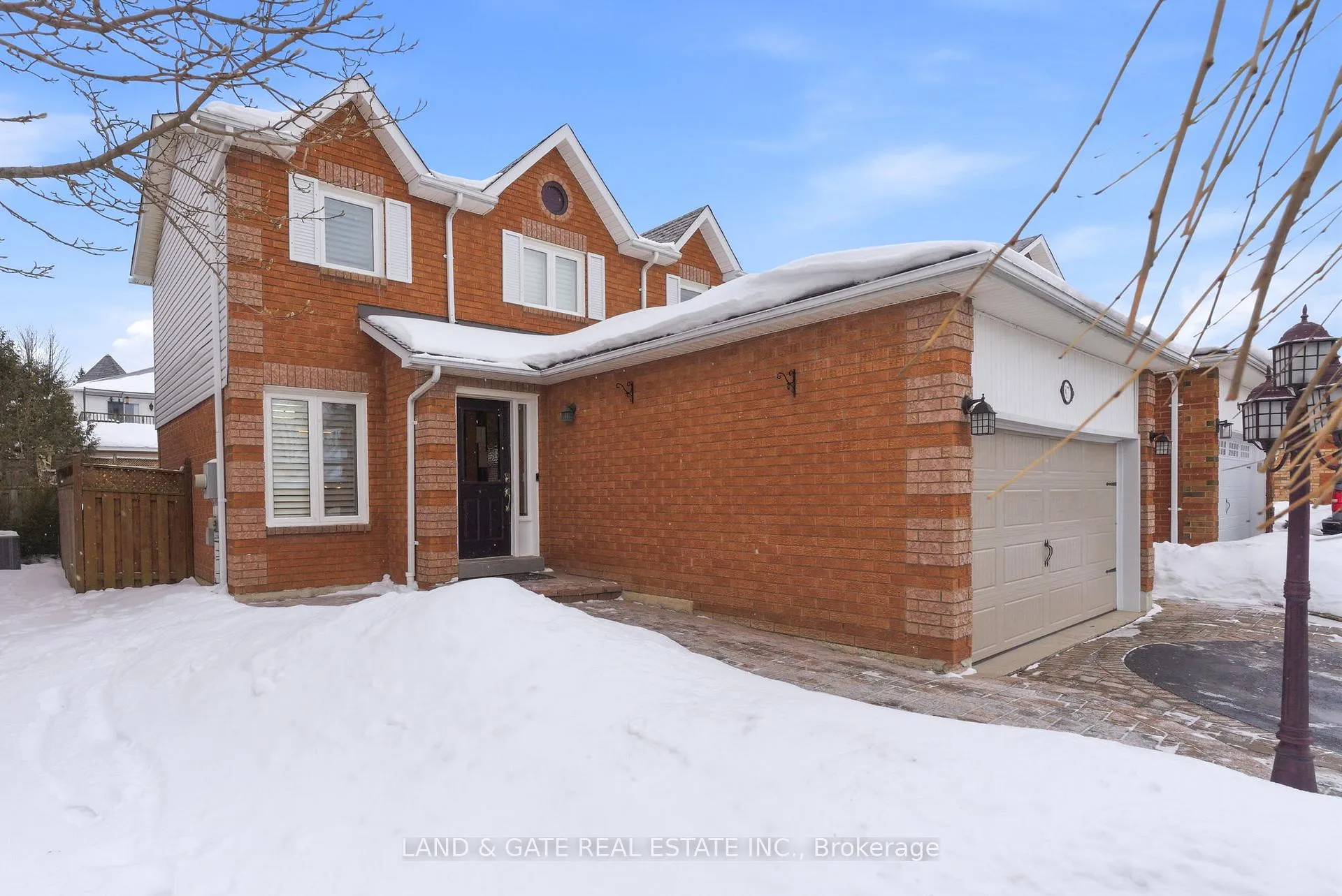 Photo 2 of 87 Hooper Square, Clarington, Bowmanville — HOMEH