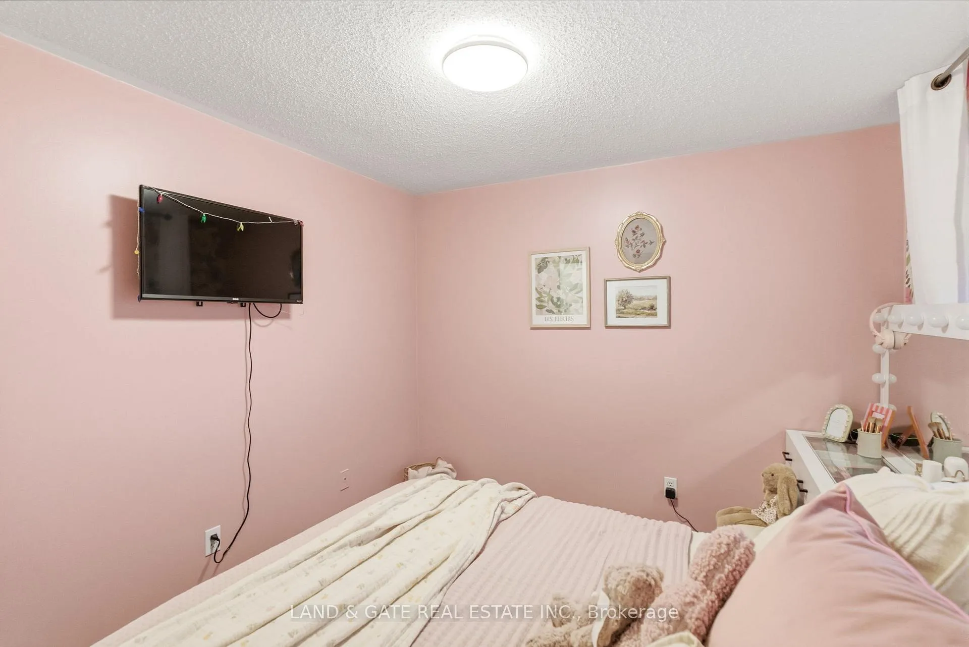 Photo 25 of 87 Hooper Square, Clarington, Bowmanville — HOMEH