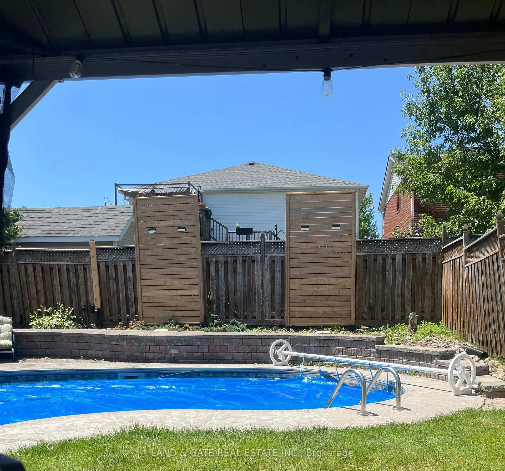 Photo 39 of 87 Hooper Square, Clarington, Bowmanville — HOMEH