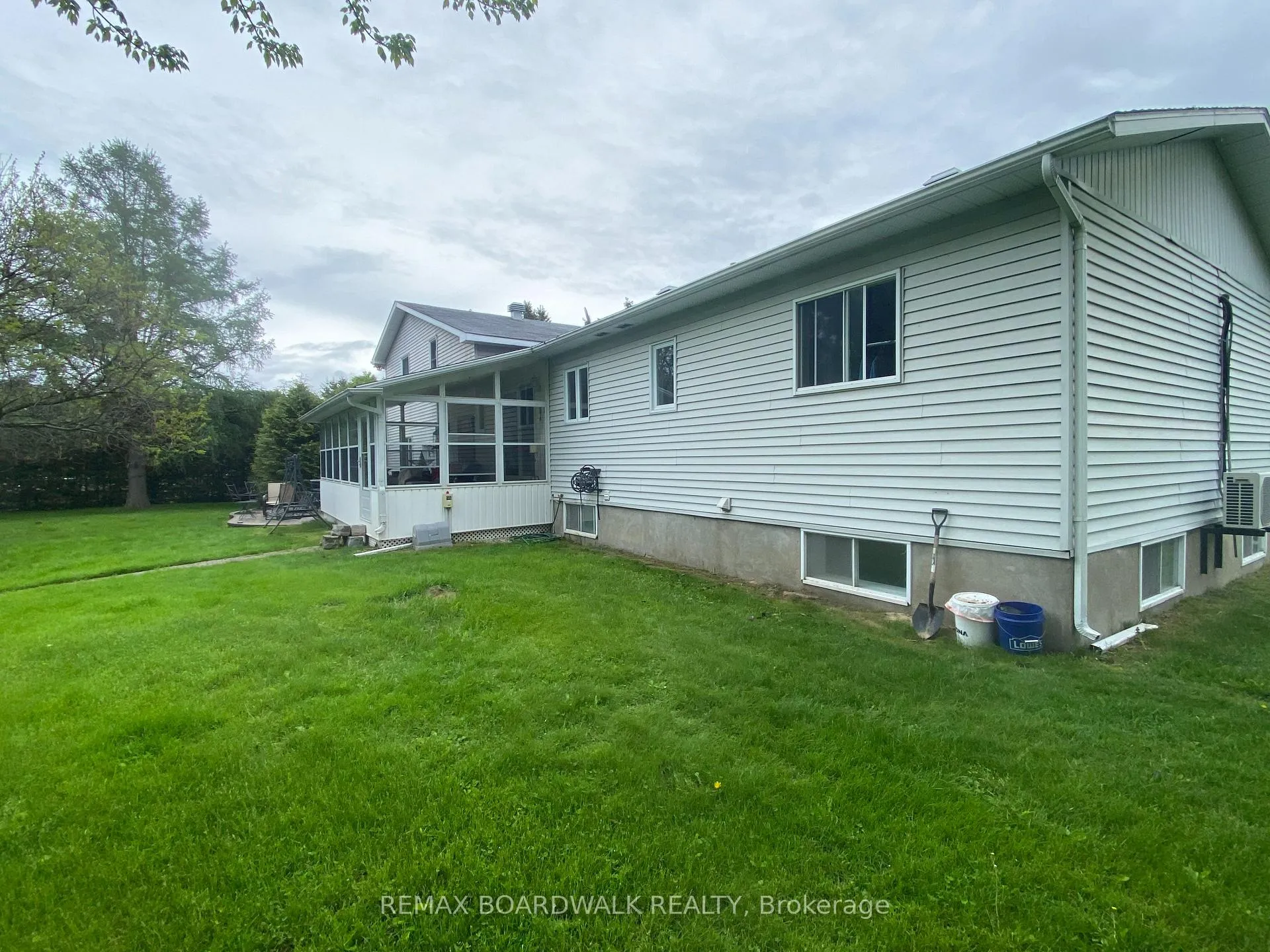 Photo 5 of 6222 Dunning Road S, Ottawa, Vars & Area — HOMEH