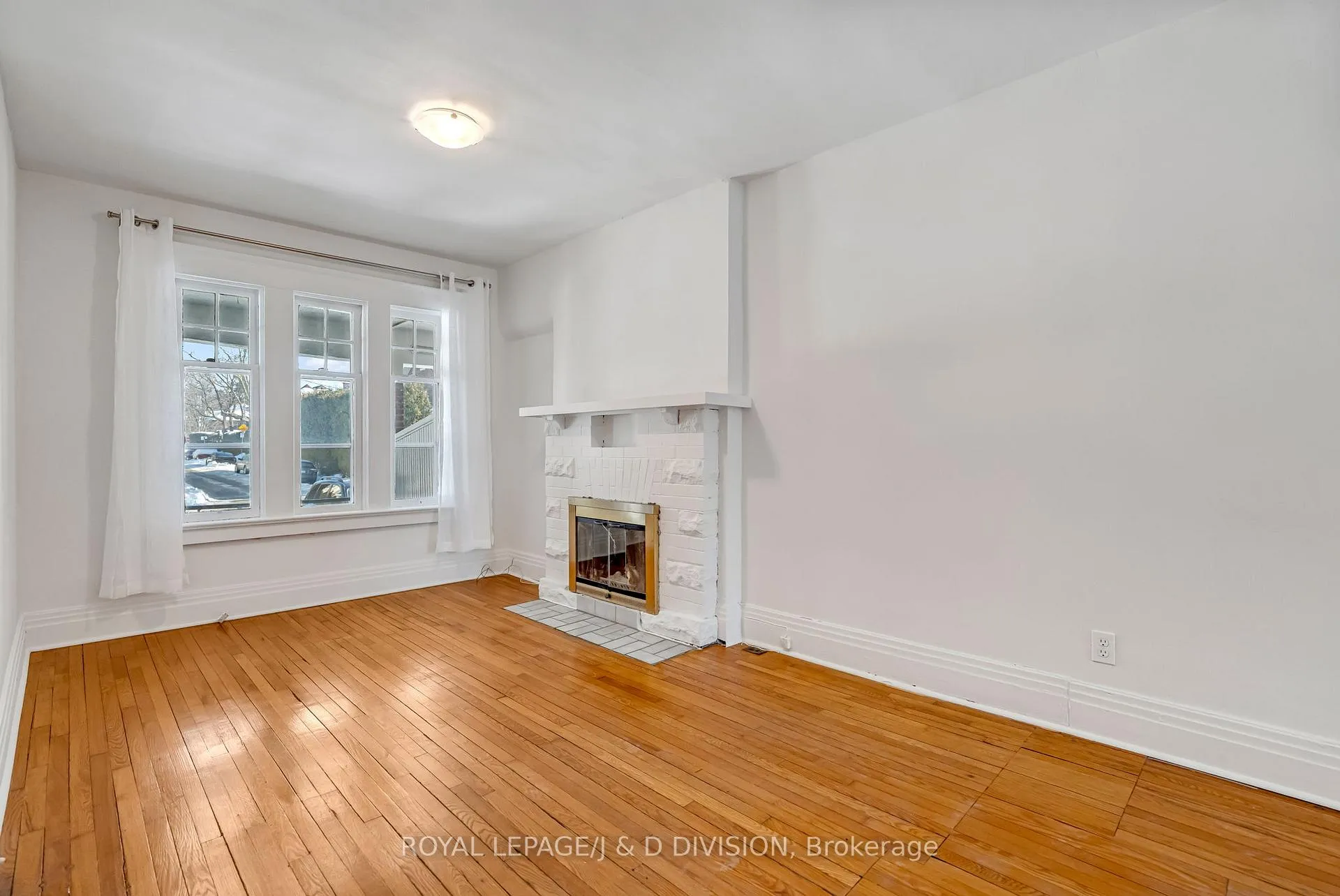Photo 5 of 174 Arlington Avenue, Toronto, Oakwood Village — HOMEH