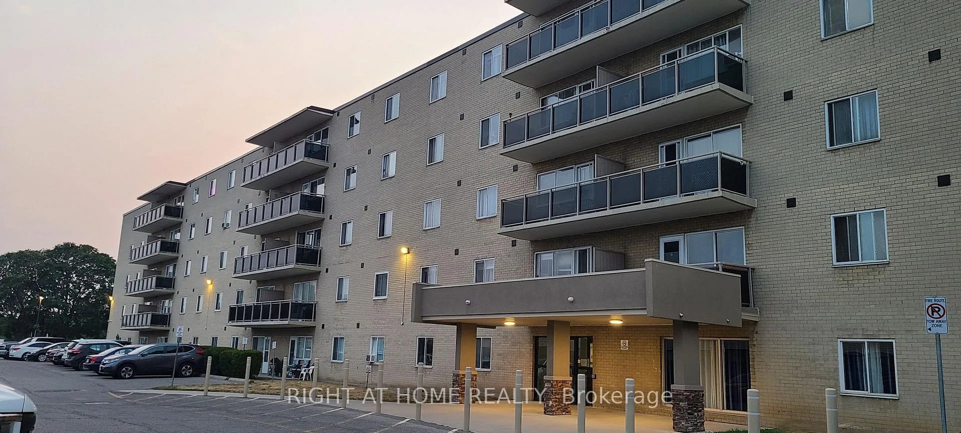 Photo 2 of Unit 414, 936 Glen Street, Oshawa, Lakeview — HOMEH