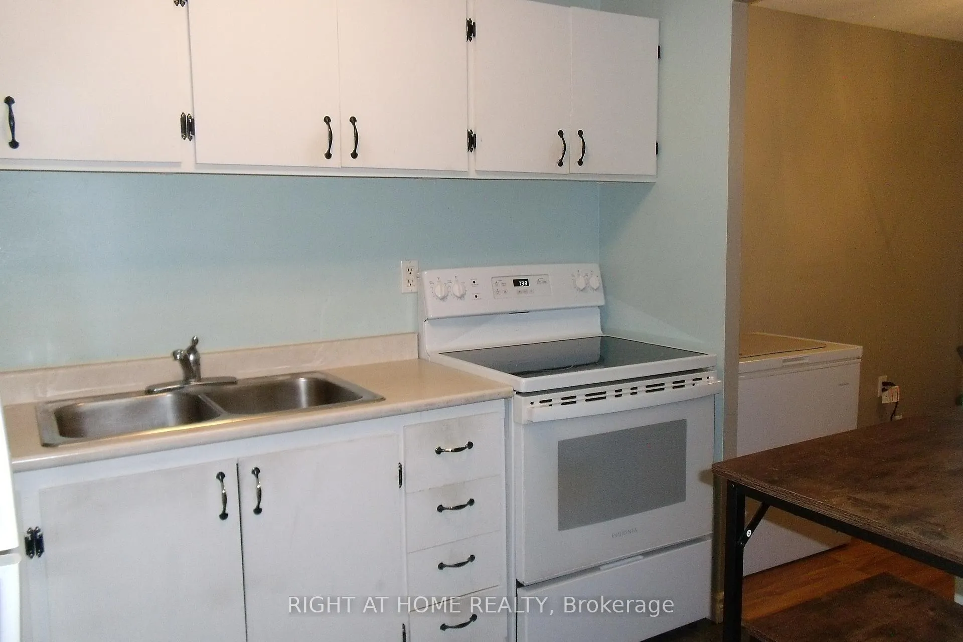Photo 15 of Unit 414, 936 Glen Street, Oshawa, Lakeview — HOMEH