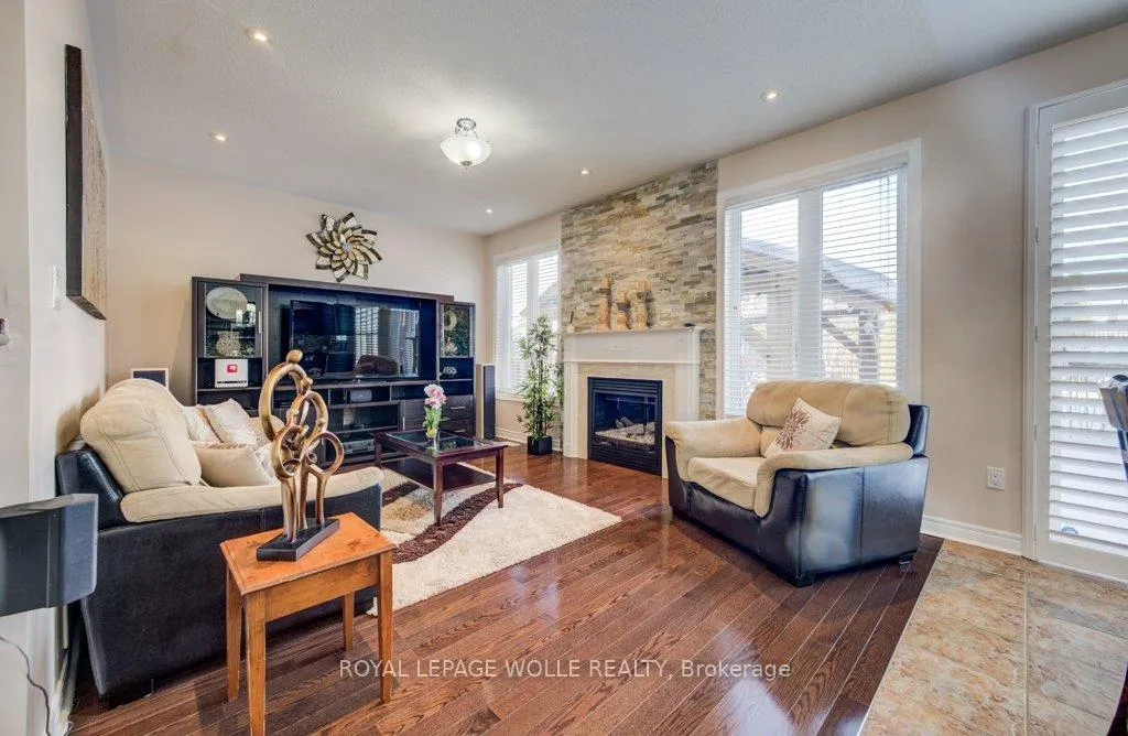 Photo 10 of 538 Thomas Slee Drive, Kitchener — HOMEH