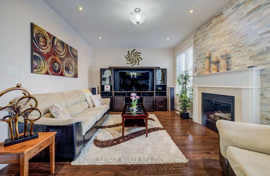 Photo 11 of 538 Thomas Slee Drive, Kitchener — HOMEH