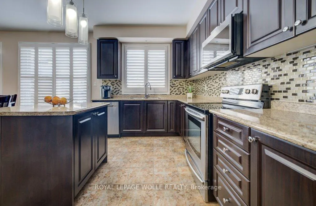 Photo 18 of 538 Thomas Slee Drive, Kitchener — HOMEH