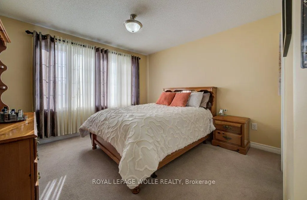 Photo 34 of 538 Thomas Slee Drive, Kitchener — HOMEH