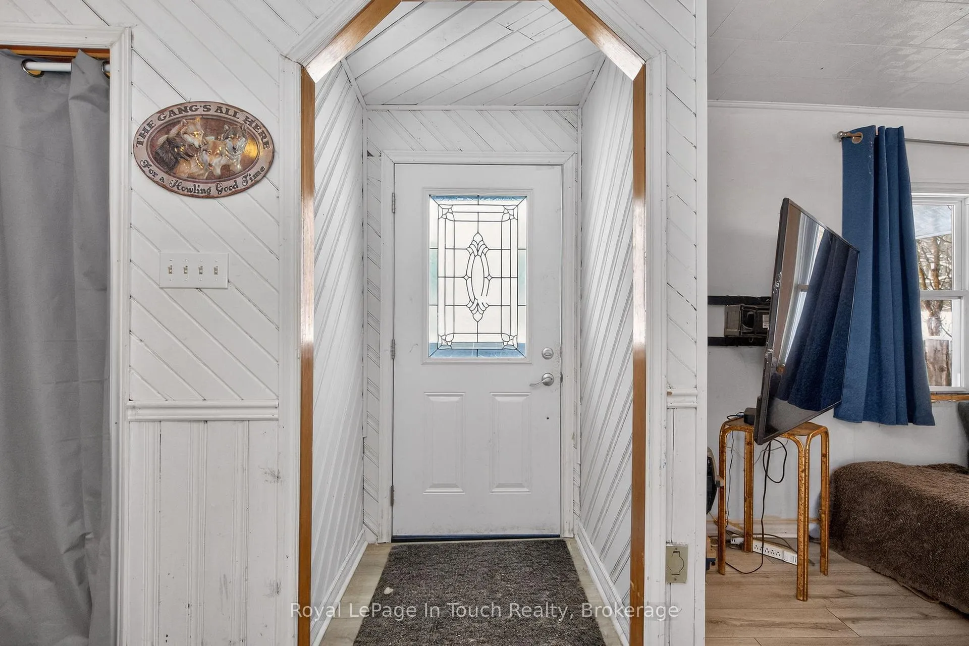 Photo 4 of 167 Timcourt Drive, Tiny, Rural Tiny — HOMEH