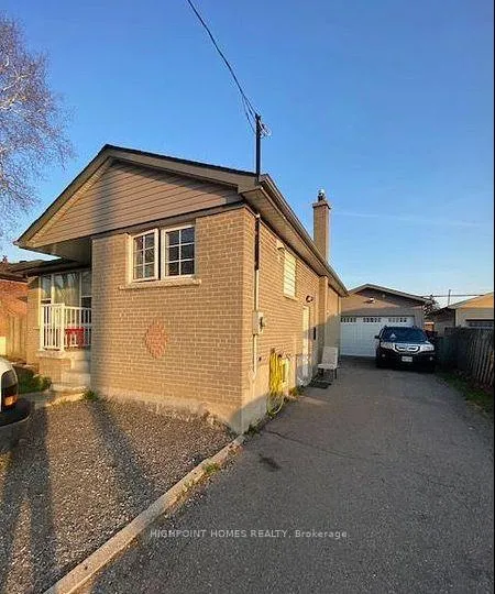 Photo 3 of Unit Upper, 631 Shakespeare Avenue, Oshawa, Donevan — HOMEH