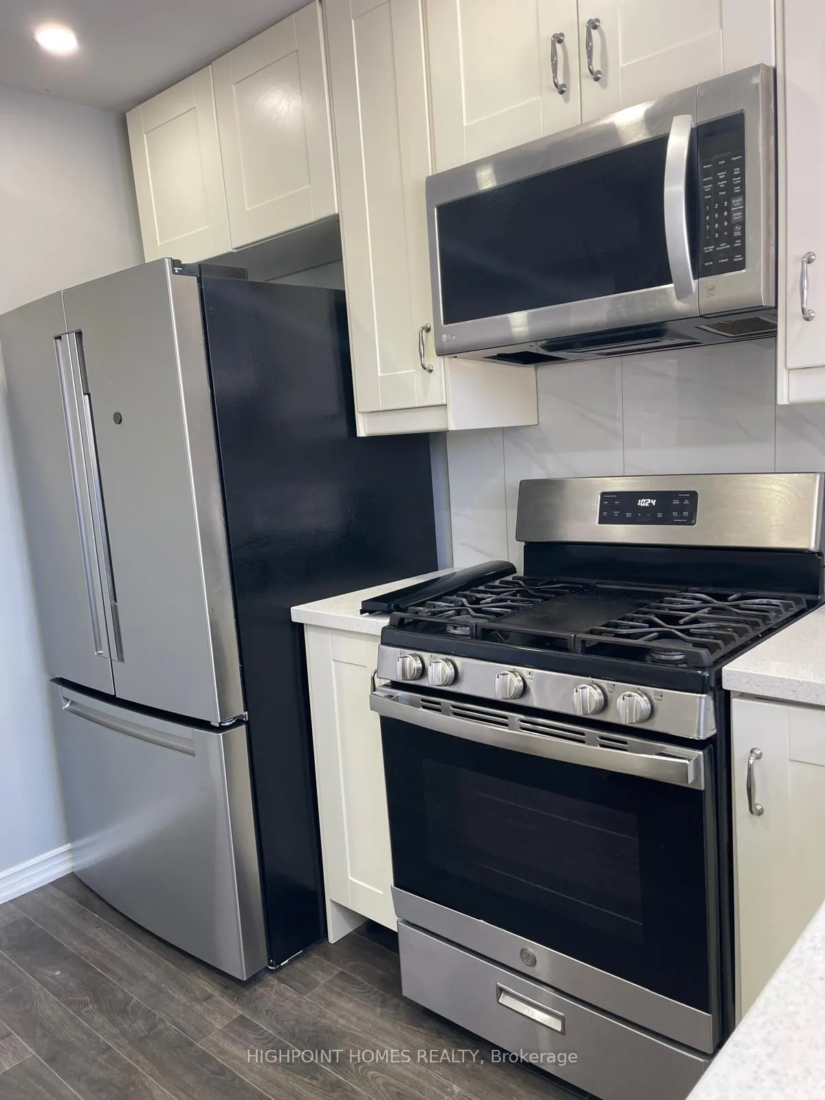 Photo 14 of Unit Upper, 631 Shakespeare Avenue, Oshawa, Donevan — HOMEH