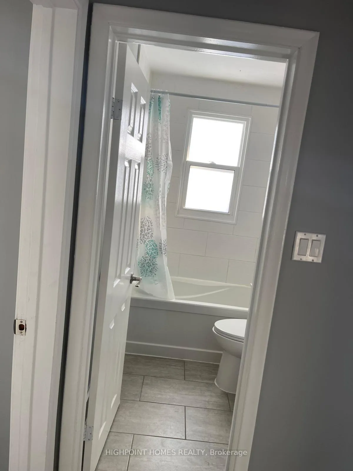 Photo 24 of Unit Upper, 631 Shakespeare Avenue, Oshawa, Donevan — HOMEH