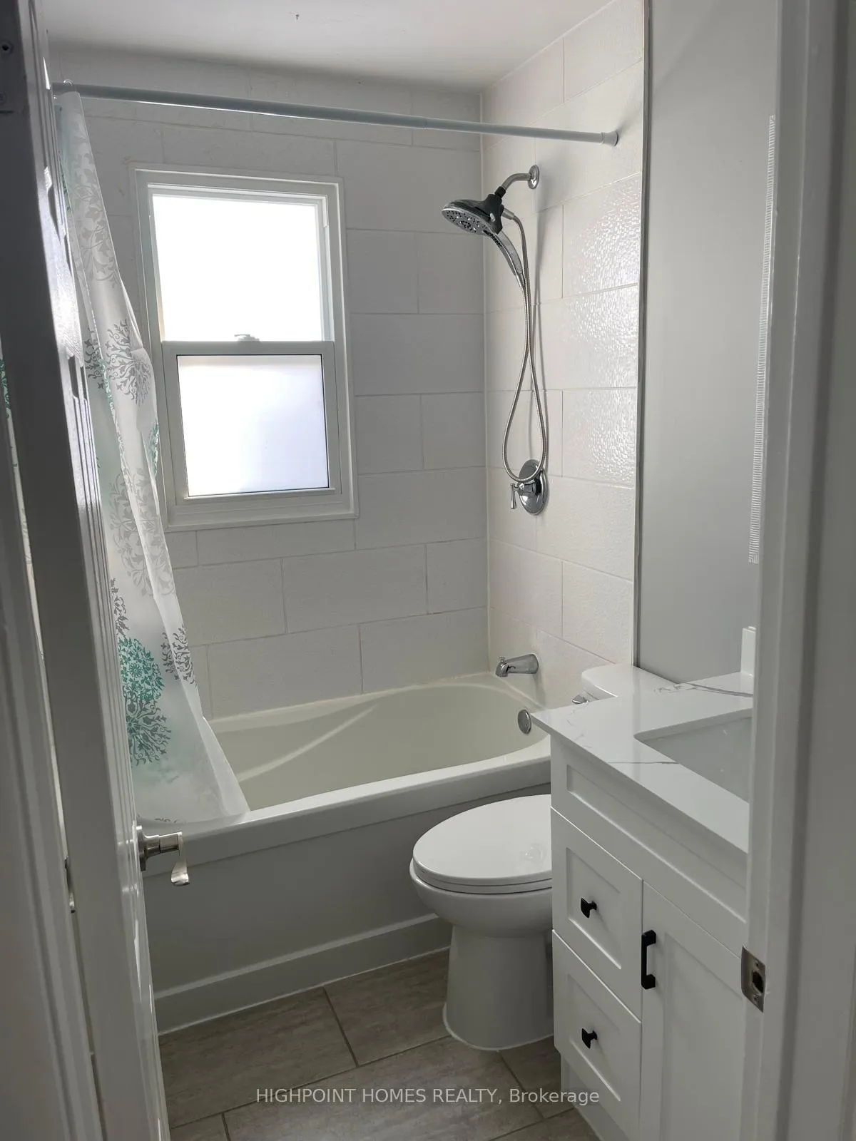 Photo 26 of Unit Upper, 631 Shakespeare Avenue, Oshawa, Donevan — HOMEH